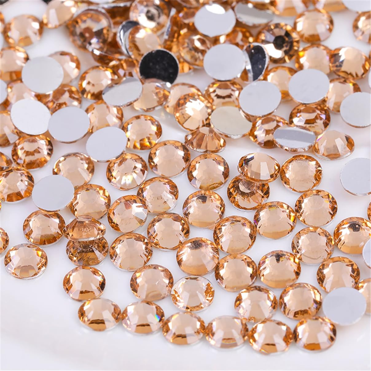 1500 Pieces SS16 4mm Flatback Rhinestones Clear Glass Round Gems Crystals for Nail Art DIY Crafts Clothes Shoes Bags （Champagne）