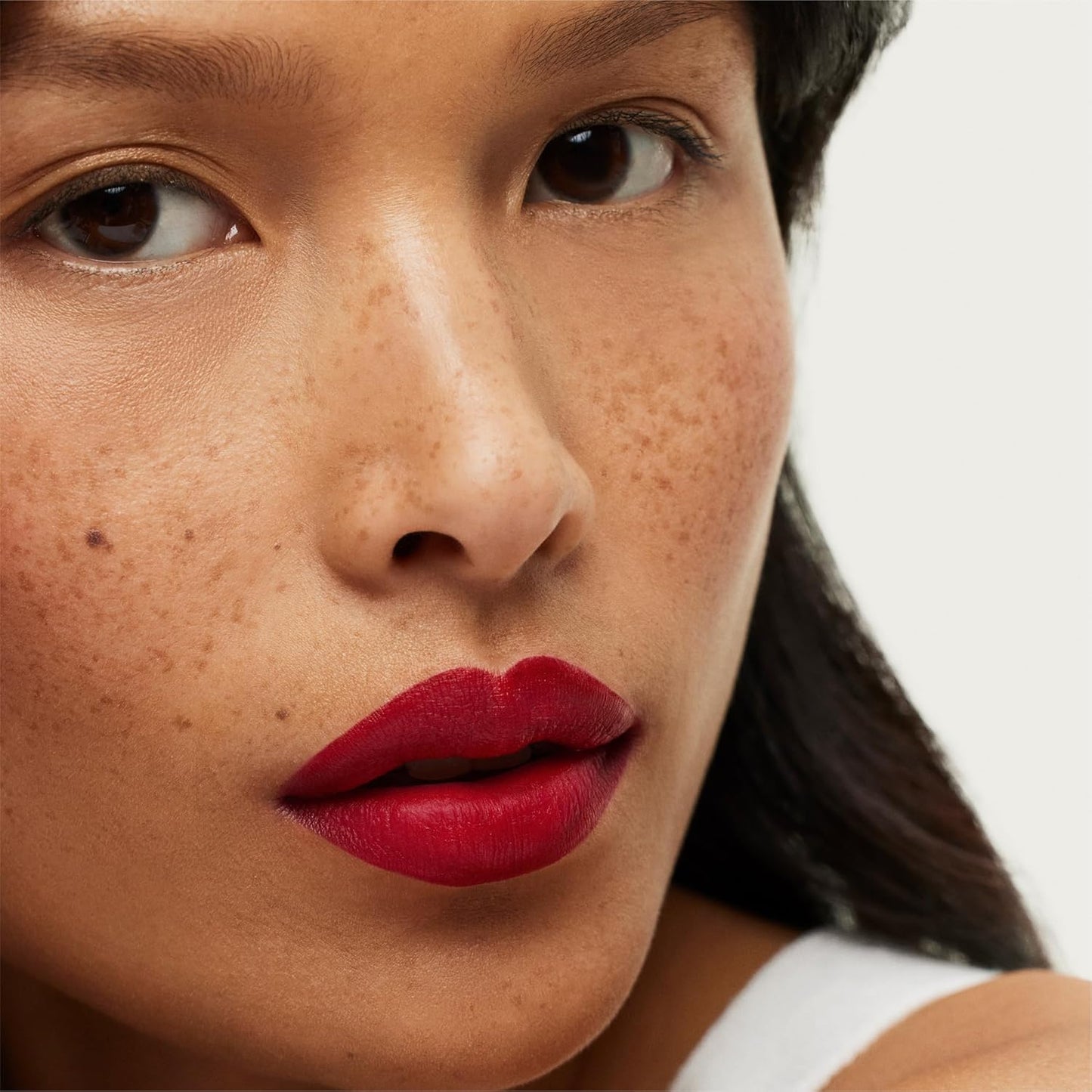 ILIA - Lip Sketch Hydrating Crayon | Hydrate, Plump, Smooth, Strengthen | Long Lasting up to 12-Hours, Bleed-Resistant, Soft-Matte | Barrier-Building, Non-Toxic, Cruelty-Free (Blue Note)